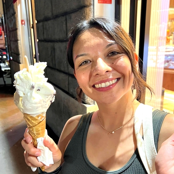 Women's clothing. Used - Like New. - Picture 1 of 1